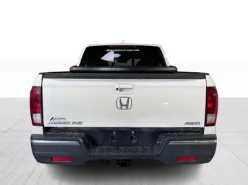 2018 Honda Ridgeline - image 13