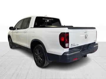 2018 Honda Ridgeline - image 12