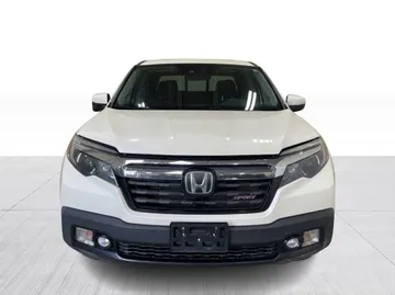 2018 Honda Ridgeline - image 9