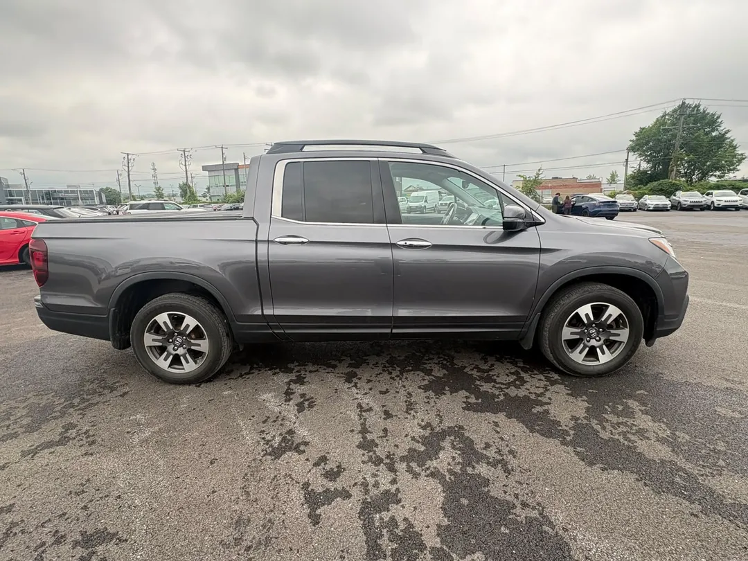 2017 Honda Ridgeline — photo 3