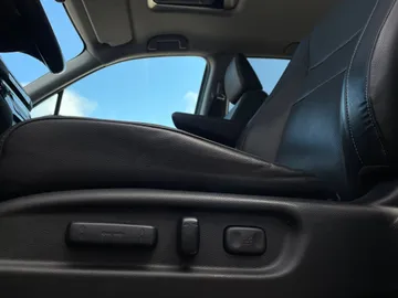 2017 Honda Ridgeline - image 26
