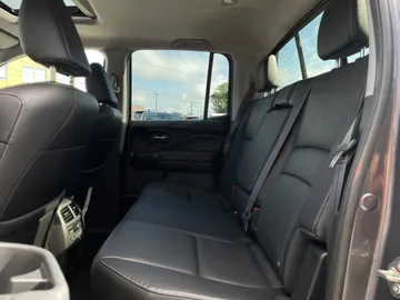2017 Honda Ridgeline - image 16