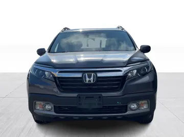 2017 Honda Ridgeline - image 9