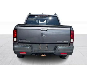 2017 Honda Ridgeline - image 13