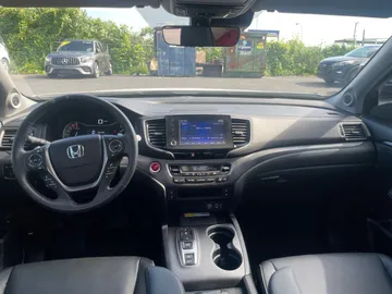2023 Honda Ridgeline - image 14