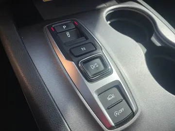 2023 Honda Ridgeline - image 32