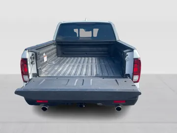 2023 Honda Ridgeline - image 13
