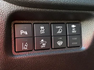2019 Honda Ridgeline - image 32