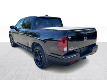 2019 Honda Ridgeline - image 12
