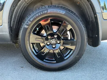 2019 Honda Ridgeline - image 7