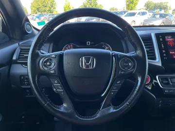 2019 Honda Ridgeline - image 18