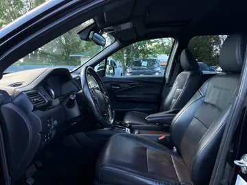 2019 Honda Ridgeline - image 3