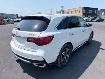 2017 Acura MDX - image 4