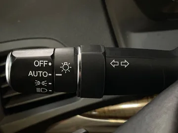 2017 Acura MDX - image 12