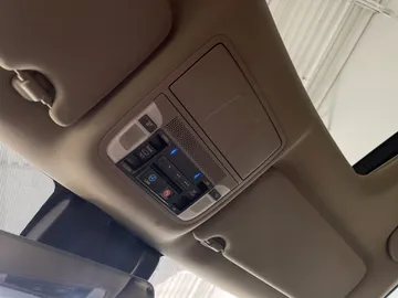 2017 Acura MDX - image 9