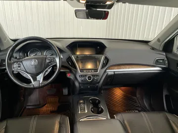 2017 Acura MDX - image 4