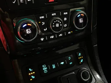 2016 Buick Enclave - image 23