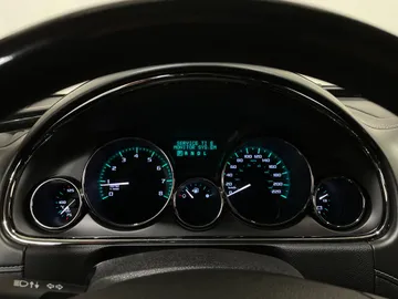2017 Buick Enclave - image 18
