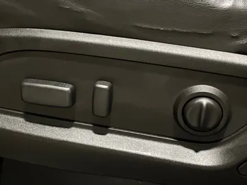 2017 Buick Enclave - image 19