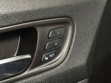 2018 Acura MDX - image 16