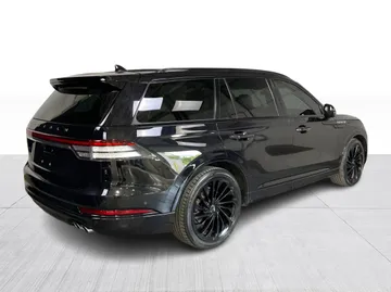 2022 Lincoln Aviator - image 8