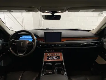 2022 Lincoln Aviator - image 30