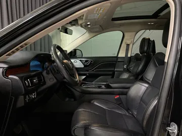 2022 Lincoln Aviator - image 10