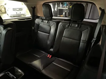 2022 Lincoln Aviator - image 29