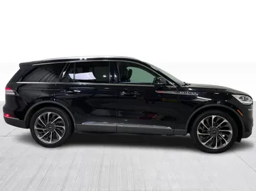 2020 Lincoln Aviator - image 2