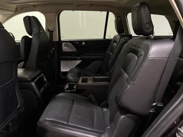 2020 Lincoln Aviator - image 16