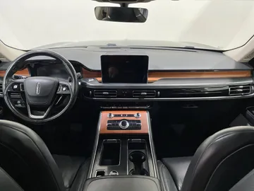 2020 Lincoln Aviator - image 4