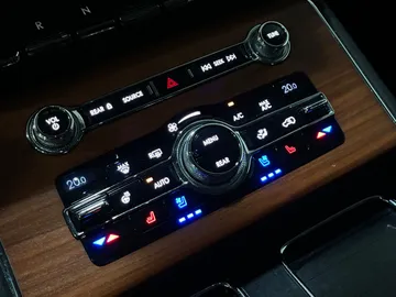 2020 Lincoln Aviator - image 24