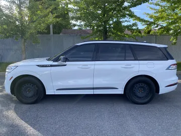 2022 Lincoln Aviator - image 4