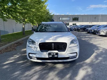2022 Lincoln Aviator - image 2