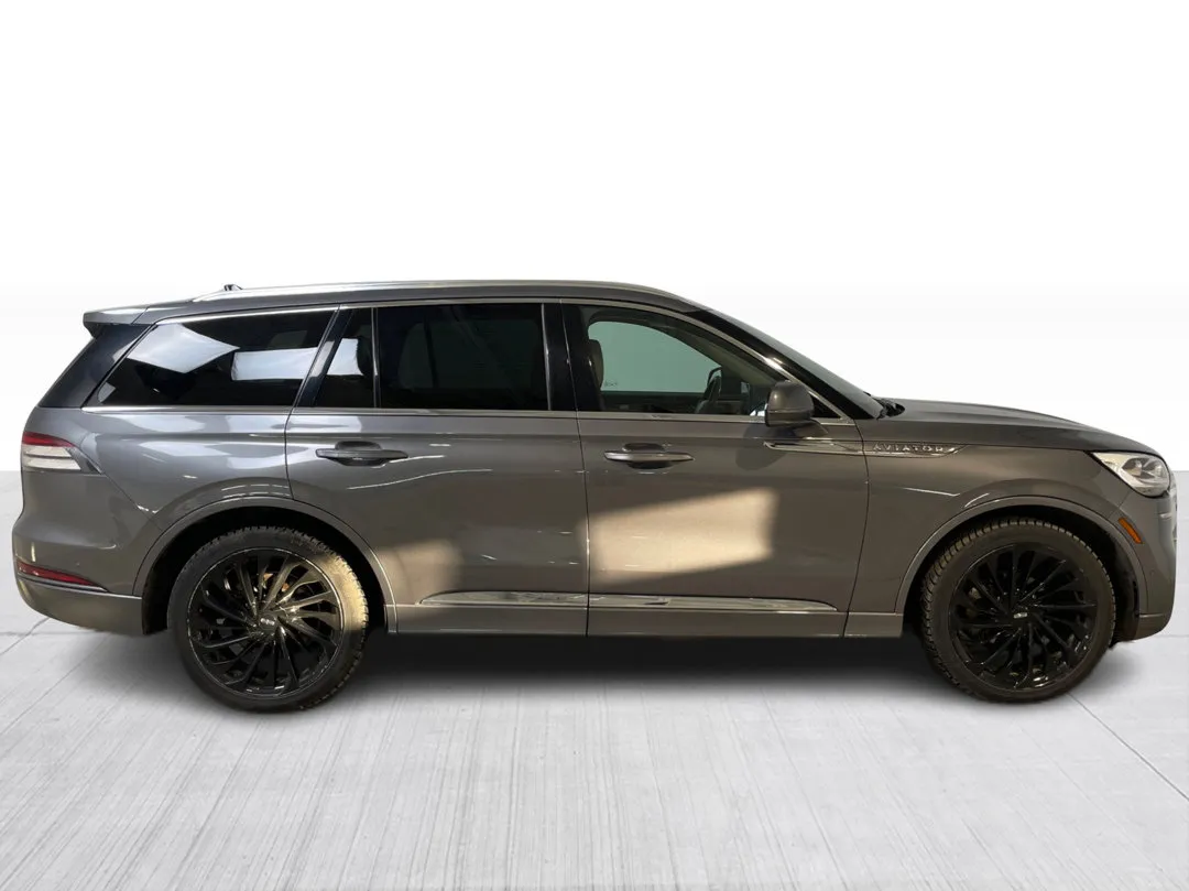 2022 Lincoln Aviator — photo 2