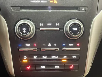 2017 Lincoln MKC - image 23