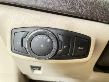 2017 Lincoln MKC - image 31