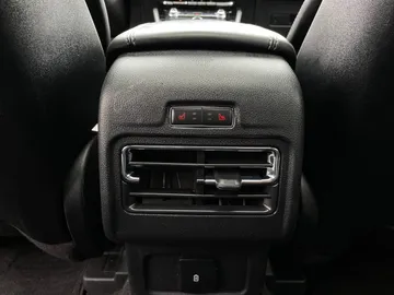 2022 Lincoln Corsair - image 27