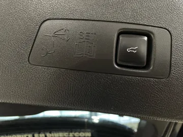 2022 Lincoln Corsair - image 21