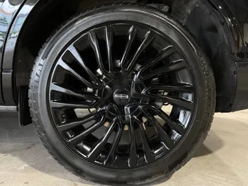 2022 Lincoln Corsair - image 7