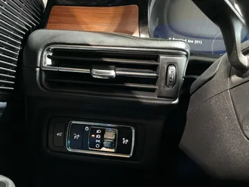 2022 Lincoln Corsair - image 30