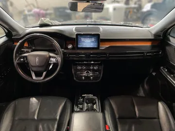 2022 Lincoln Corsair - image 4