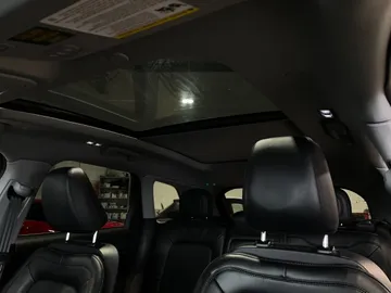 2022 Lincoln Corsair - image 6