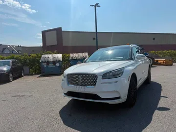 2022 Lincoln Corsair - image 3