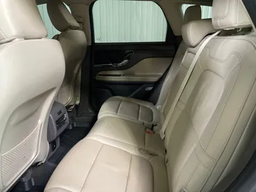 2022 Lincoln Corsair - image 14