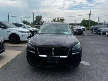 2022 Lincoln Corsair - image 2