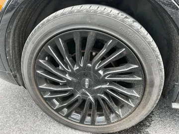 2022 Lincoln Corsair - image 7