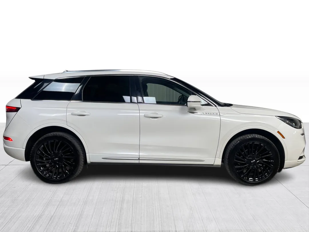 2022 Lincoln Corsair — photo 8