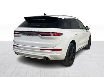 2022 Lincoln Corsair - image 8