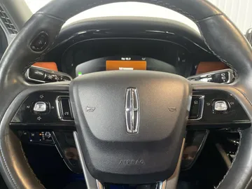 2022 Lincoln Corsair - image 17